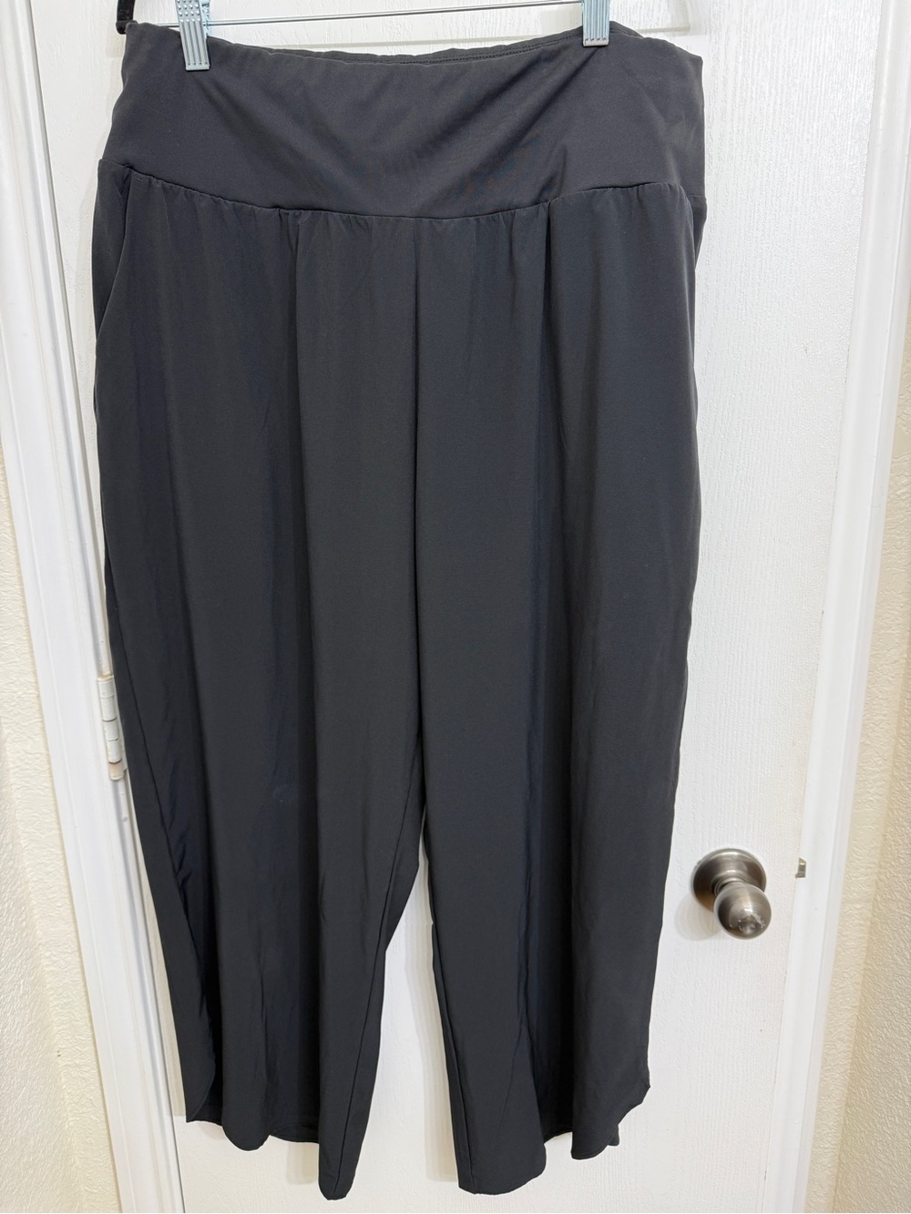 Halara Breezeful High Waisted Tummy Control Split Hem Pants with pockets